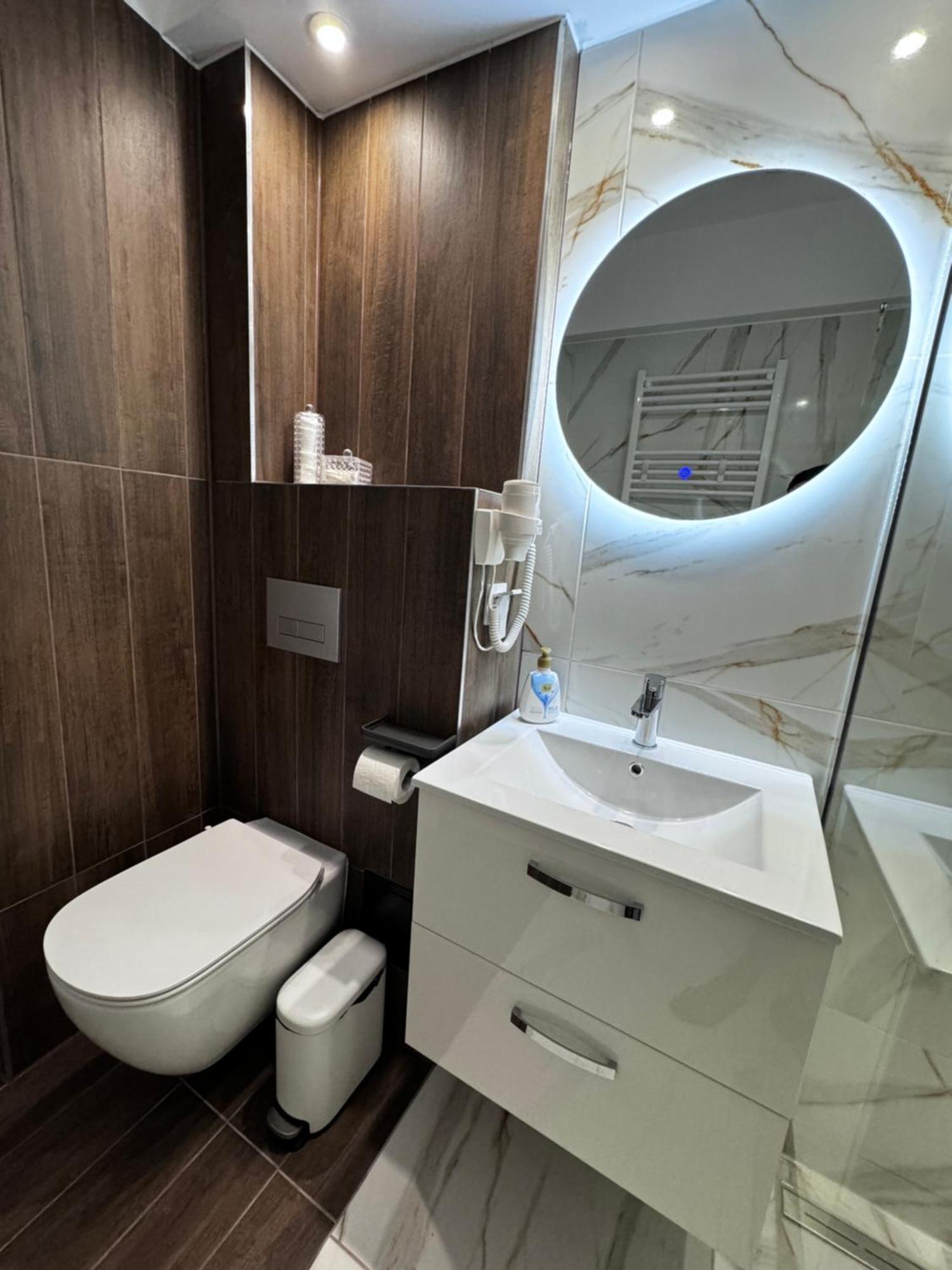 Center Apartment *